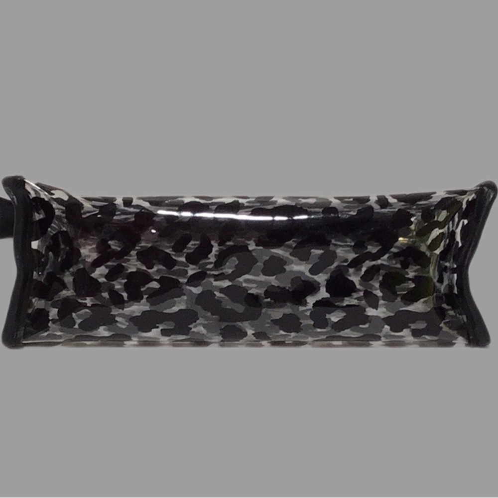 Kendall & Kylie Cosmetic Bags Set, 2 Sizes/2 Shapes - Picture 9 of 11